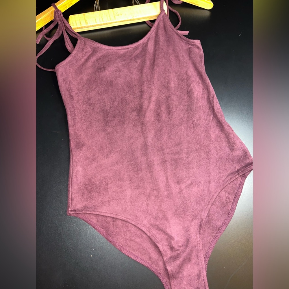 Me to We Suede Tie Strap Berry Color Bodysuit Size Small EUC